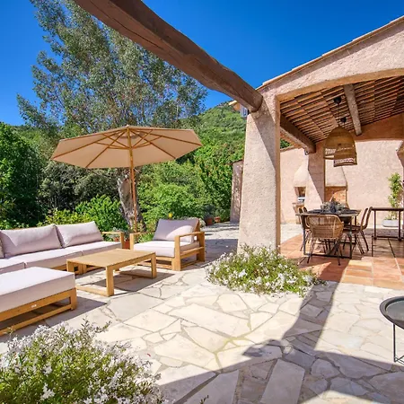 Silia In The Gulf Of Saint-tropez In A Natural Setting Villa *