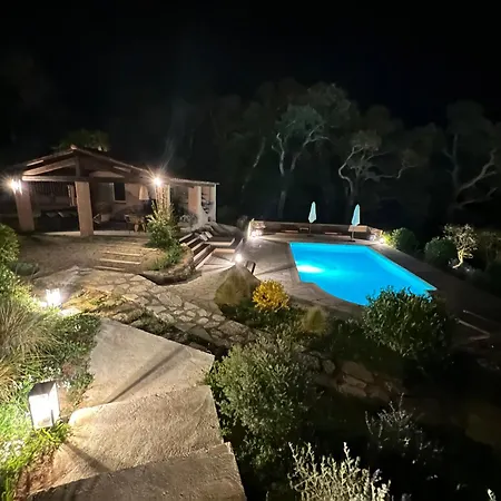 Silia In The Gulf Of Saint-tropez In A Natural Setting Villa *