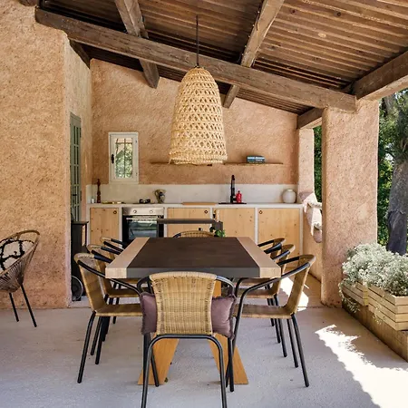 Villa Silia In The Gulf Of Saint-tropez In A Natural Setting *